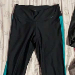 Black and teal Nike leggings